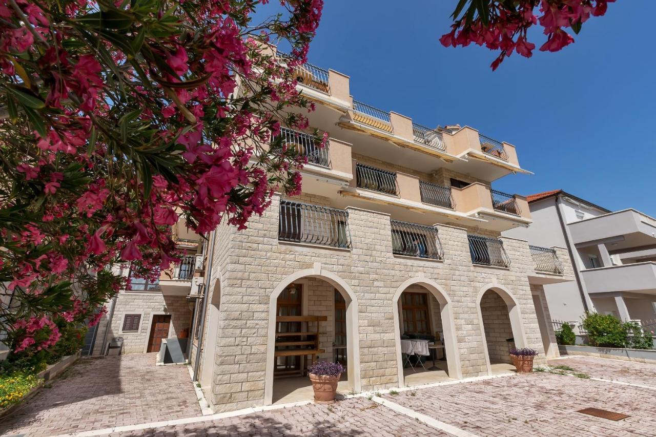 Apartments And Rooms With Parking Space Duce, Omis - 10303 Exteriér fotografie