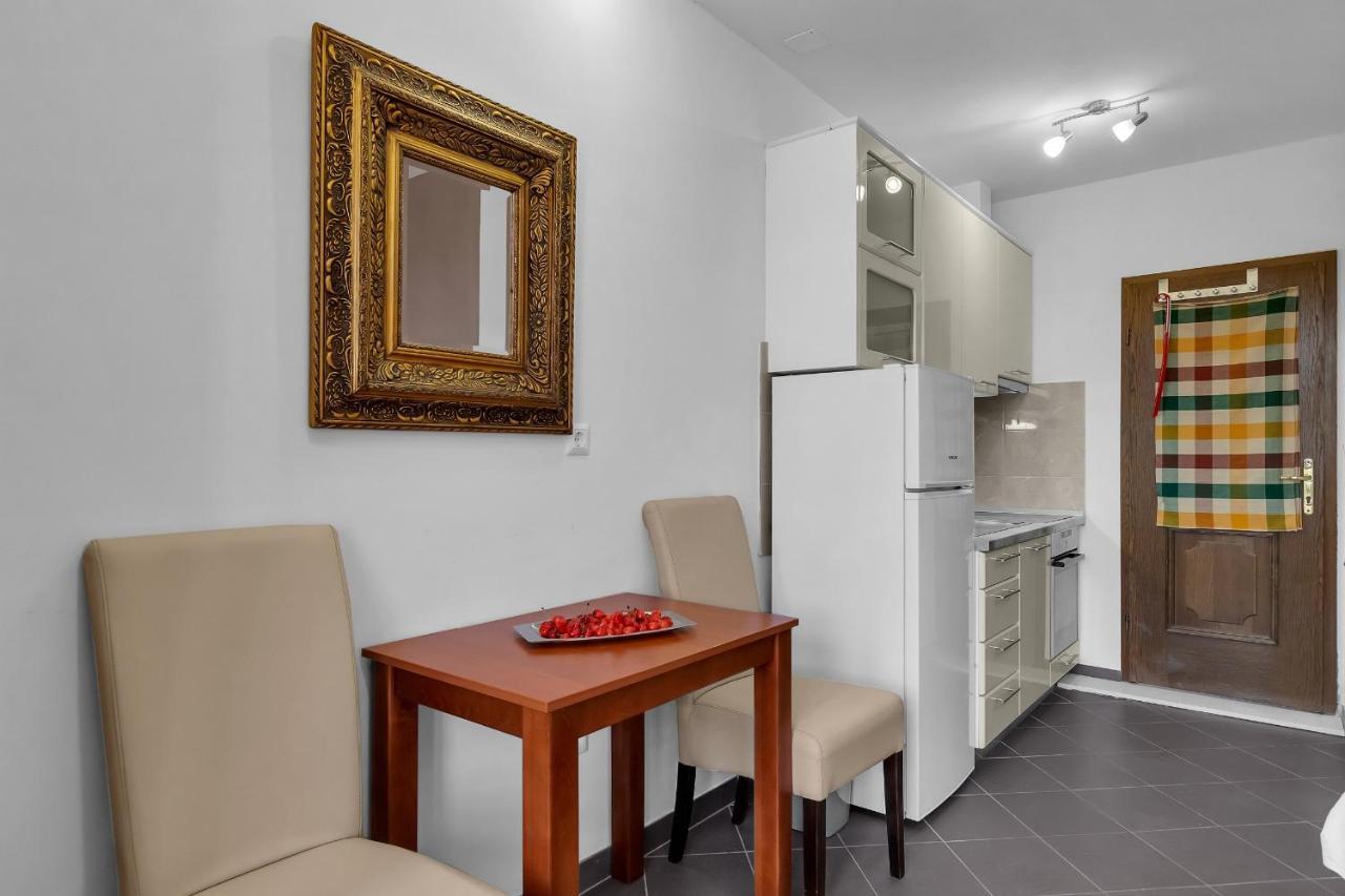 Apartments And Rooms With Parking Space Duce, Omis - 10303 Exteriér fotografie