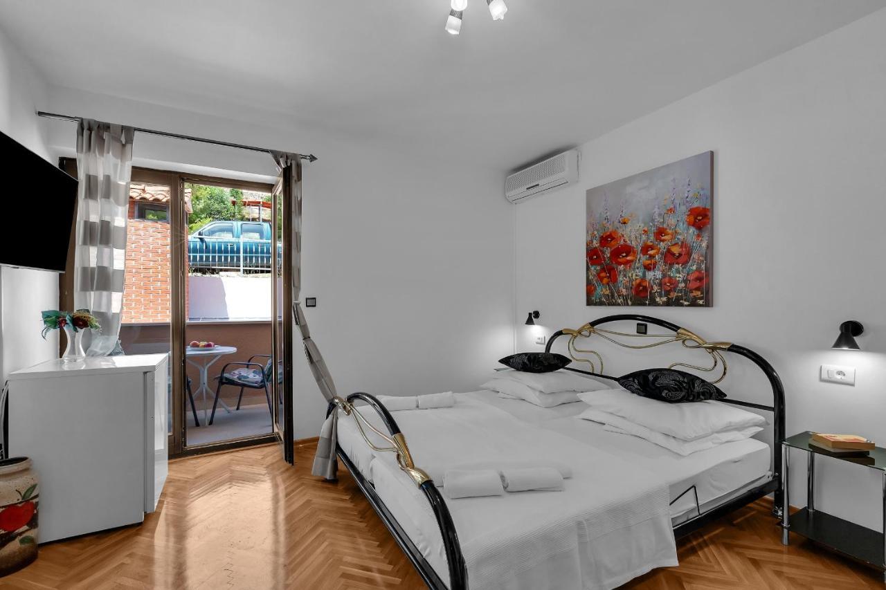 Apartments And Rooms With Parking Space Duce, Omis - 10303 Exteriér fotografie