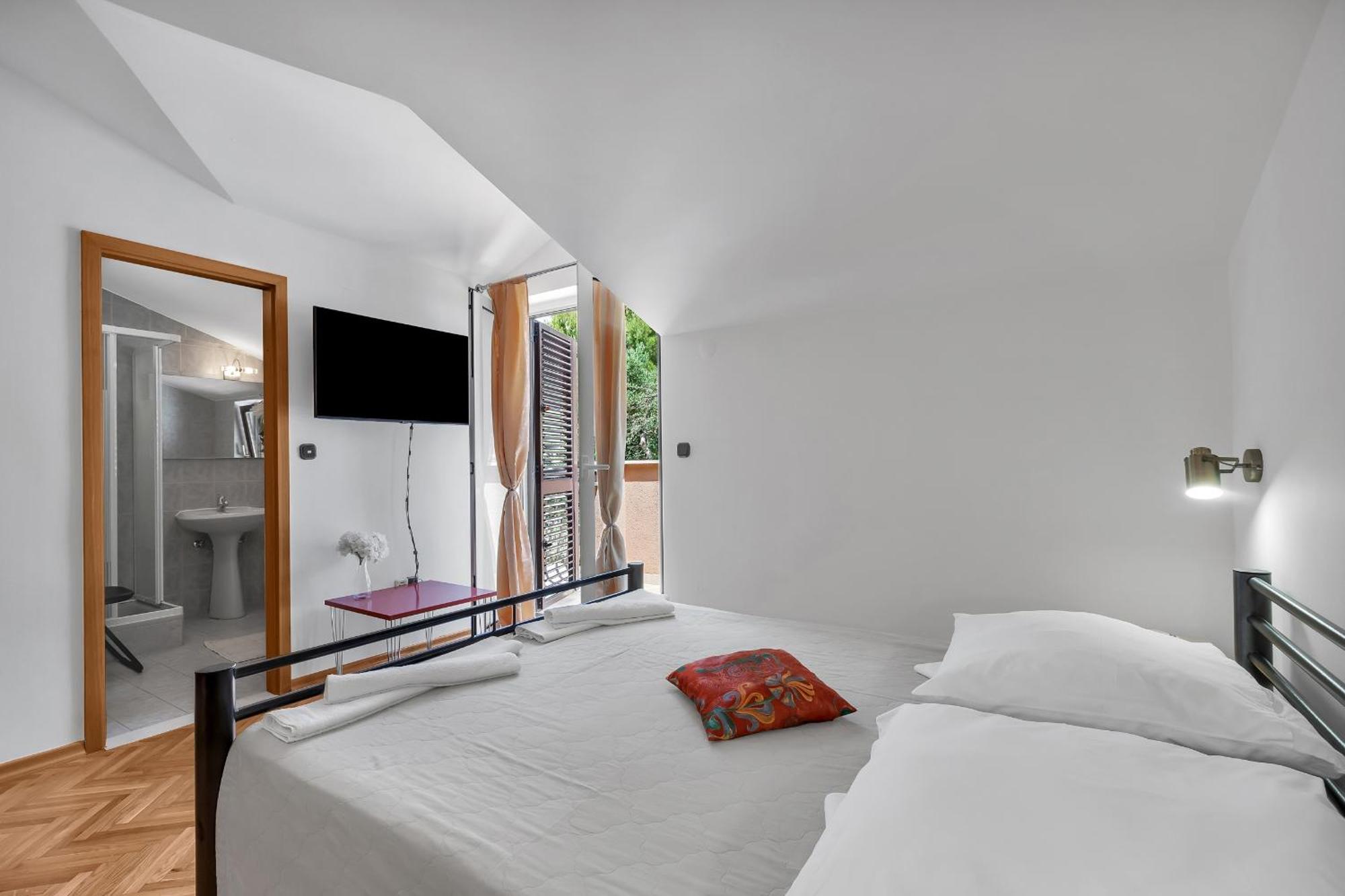 Apartments And Rooms With Parking Space Duce, Omis - 10303 Pokoj fotografie