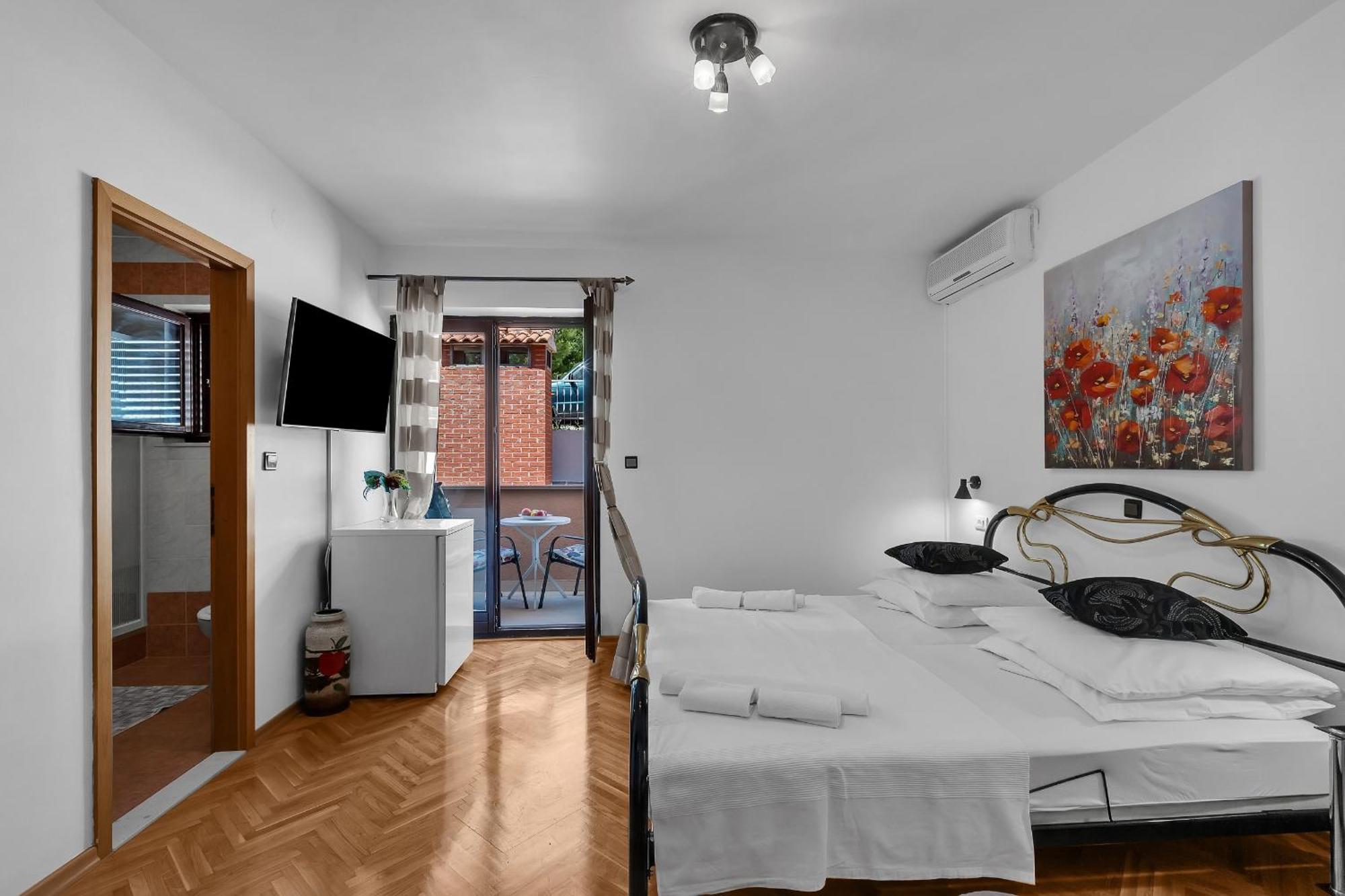 Apartments And Rooms With Parking Space Duce, Omis - 10303 Pokoj fotografie